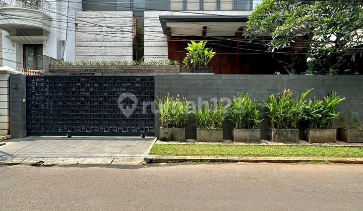 Modern House in Kebayoran Baru Ready to Occup Best Price