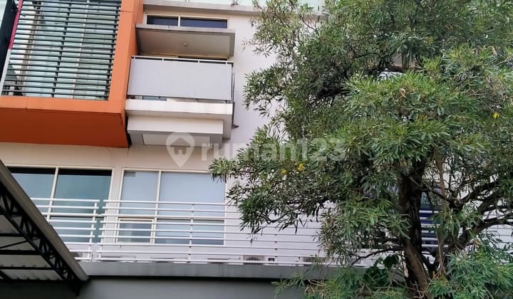 Ruko harga miring komp Thamrin Residences penghasil dollar tanah Abang Jakarta pusat