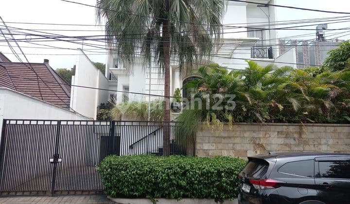 Huniyan swimming pool harga miring SHM rawa Barat Jakarta Selatan