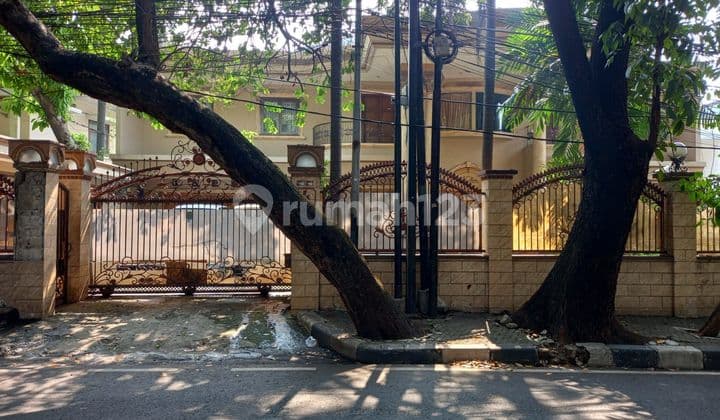 Huniyan harga miring di kawasan elit jln Cut nyak Dien Menteng shm jarang ada Menteng hot