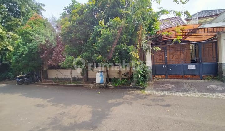 Rumah harga miring jual tanah bonus bangunan lt 550mtr permata Hijau SHM Jakarta Selatan