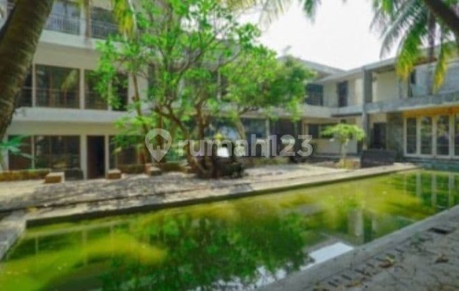 Rumah Swimming Pool Lt 1.493mtr Memang Shm Jakarta Selatan