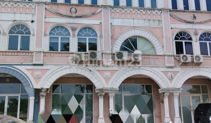 Ruko Gandeng Di Pusat Bisnis Gading Serpong