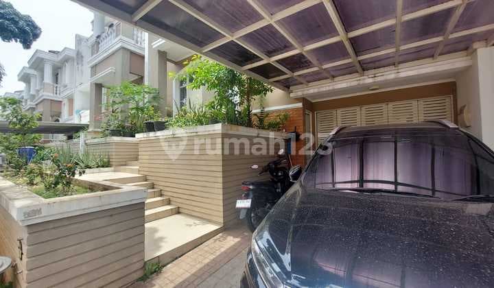 Rumah 2 Lantai Bagus di Green Lake City