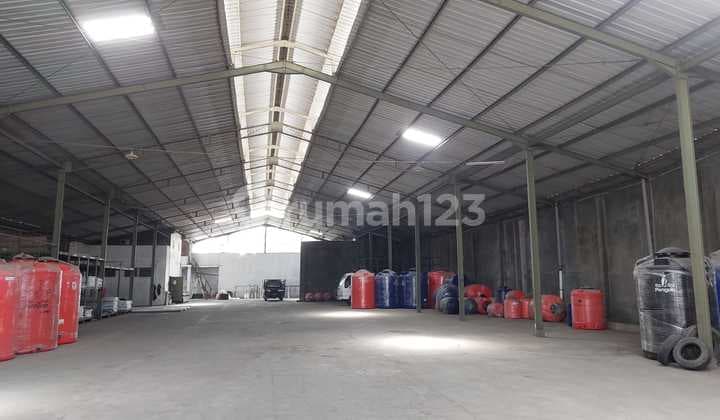 Warehouse Ready for Use for Sale in Central Java, Mranggen Demak, Located on the Side of the Main Road