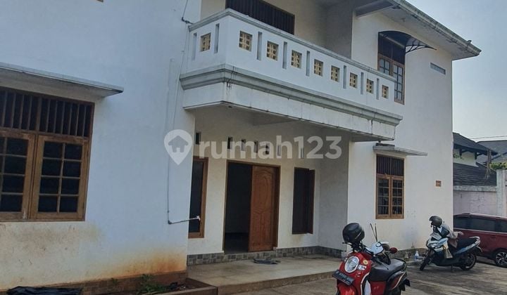 Disewa Rumah Dua Lantai Dicucur Raya