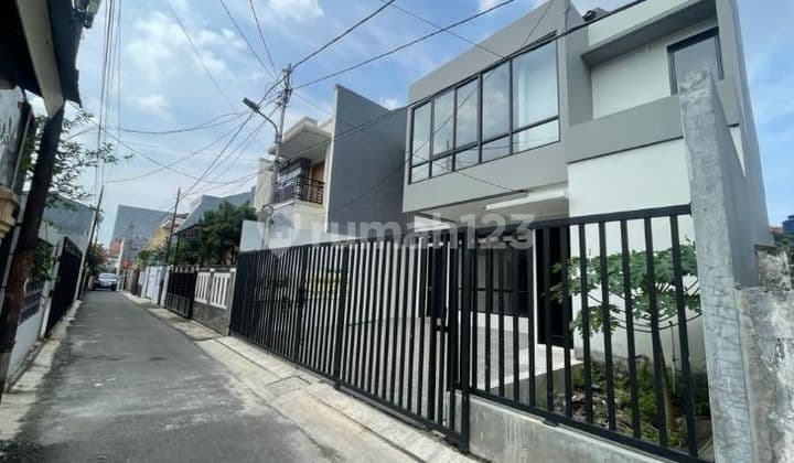 For Sale Ready-to-Occupy House in Tebet