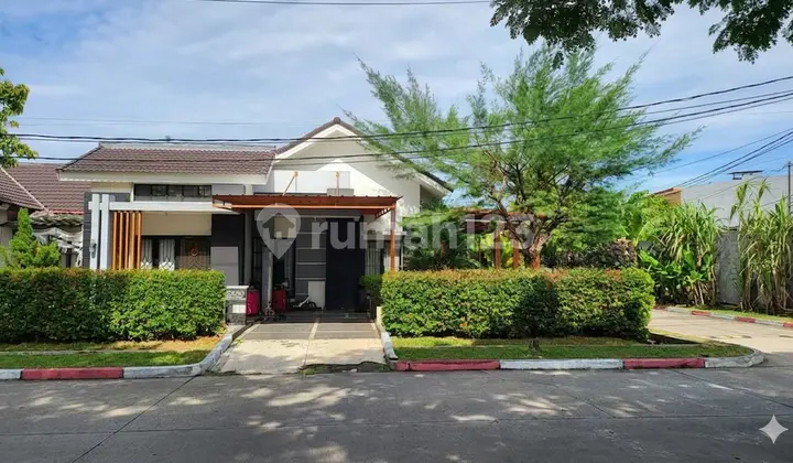 Spacious Corner House on a High-Investment-Value Corner Position Located at Harapan Mulya Regency 73752 Mar