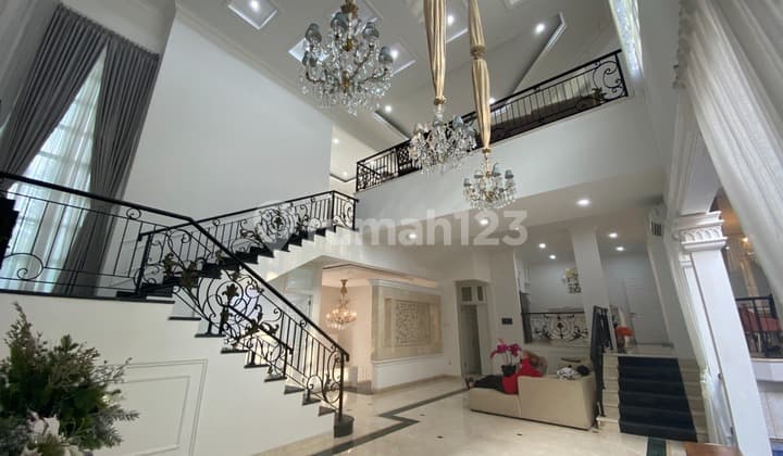 Luxury House dengan Private Pool Selangkah ke Pondok Indah Mall