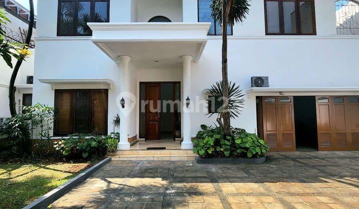 Design Resort Dengan Private Pool & Halaman Luas, Hanya Selangkah Ke Kemang Raya