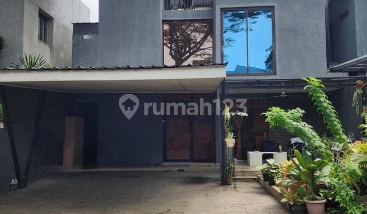 Rumah 2 Lantai Dalam Townhouse Nyaman di Pesanggrahan