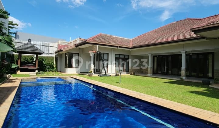 Dalam Cluster Dekat Mrt, Rumah 1 Lantai Dengan Private Pool