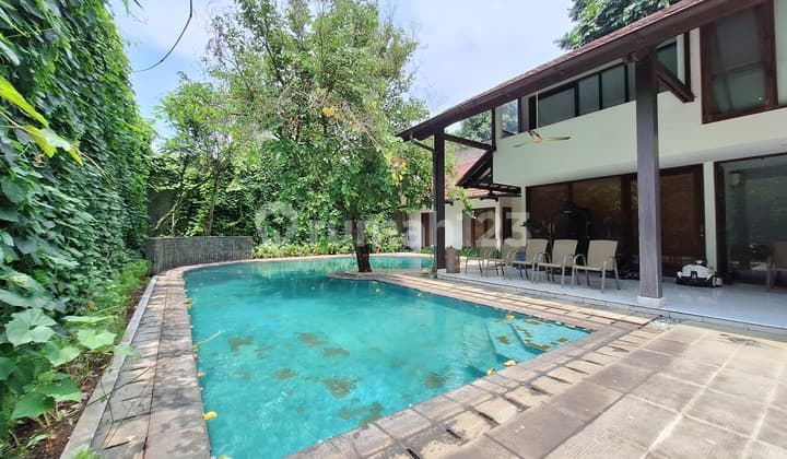 Dijual Rumah Mewah Siap Huni di Kemang, Jakarta Selatan