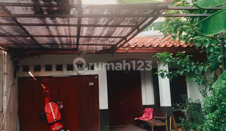 Harga Termurah Di Menteng, Rumah Lama Bangunan Split Level