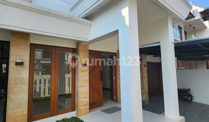 Hunian 2 Lantai Full Renovasi Dekat Pondok Indah Mall