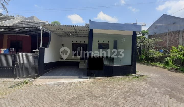 SHM House Sengkaling Hook Position (corner) 5 minutes from UMM3 Malang Campus