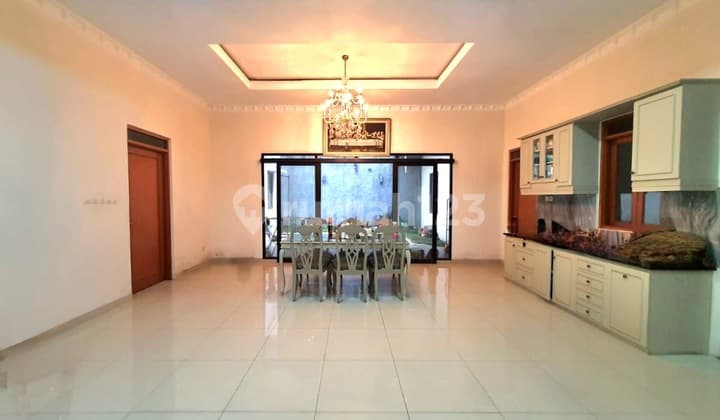 Rumah Terawat di Pusat Kota Bandung Jalan Elang