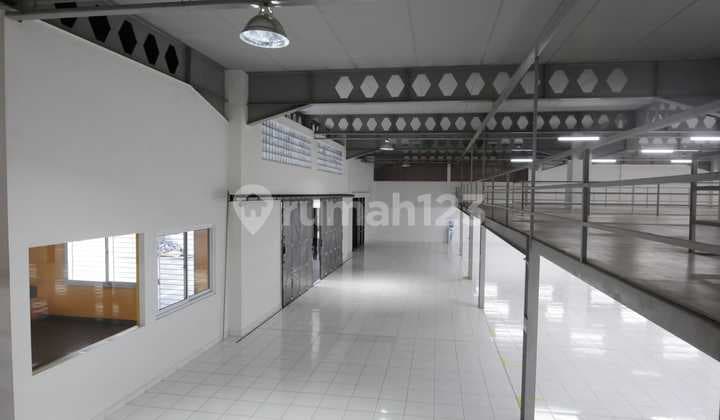 Gedung di Jalan Amir Machmud Cimahi