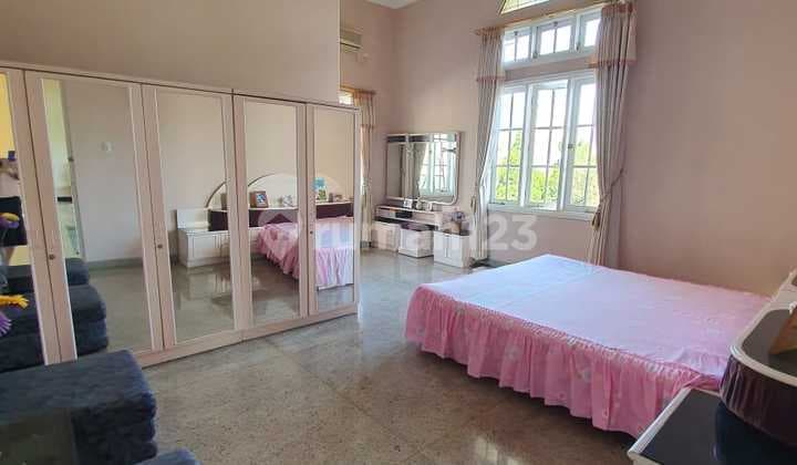 Rumah Keren Taman Luas di Sayap Dago Bandung