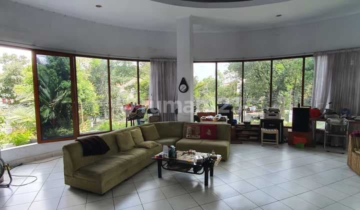 Ruang Usaha Sayap Dago Dipati Ukur Bandung