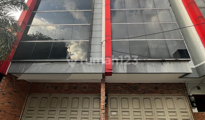 Ruko Rendeng 2 Unit di Lodaya 3 Lantai Siap Pakai