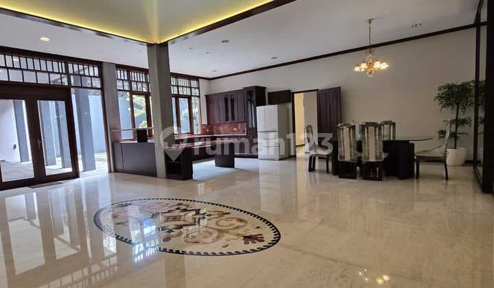 Rumah Mewah Mainroad Setra Duta Designed By Suwito Hadi