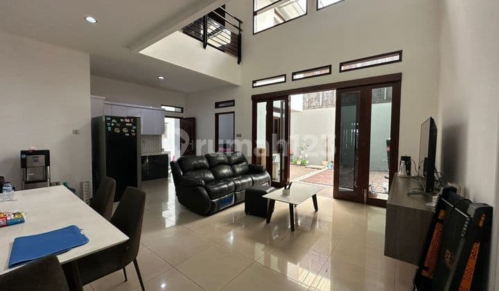 Nice 2-Story Fully Furnished House in Batununggal, Bandung