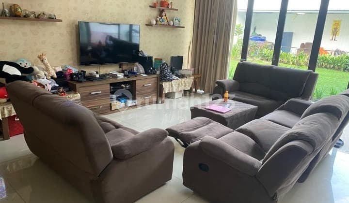 Rumah Bagus Cipaku dengan Taman yang Luas