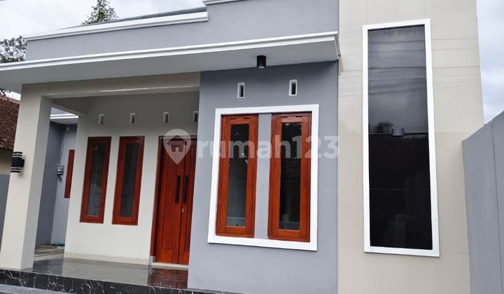 Ready-to-Occupy House Bonus Kitchen Set in Cebongan Mlati Sleman