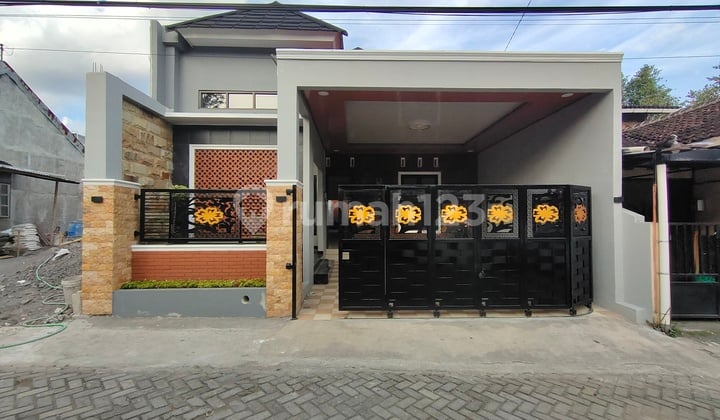 Rumah Megah Cantik Luas Dekat Sd Model Di Utara Jogjabay Jogja Rumah