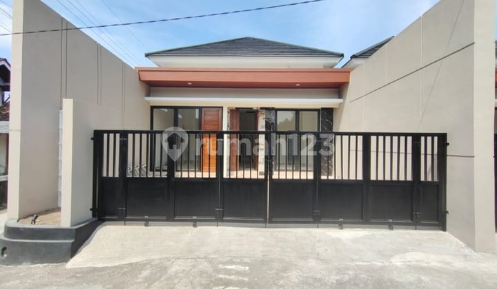 Rumah Dijual Cantik Carport 2 Mobil Di Timur Candi Sambisari Purwomartani Jogja