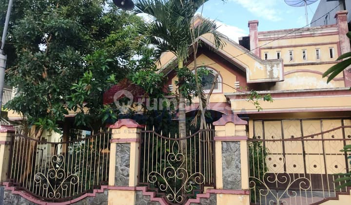 Rumah Kamar Banyak Ir Soekarno Kota Blitar Dekat Hotel Santika