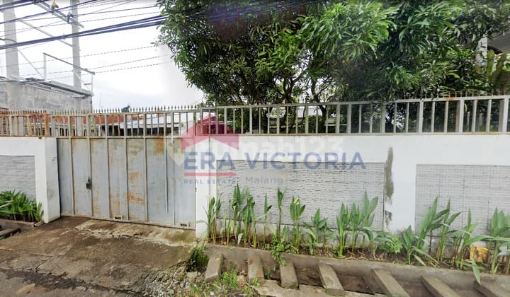 For Sale: Spacious Warehouse in Bumiayu Area, Near Gadang Market, Truck Accessible.