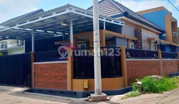 Corner House for Sale Well-Maintained Tasikmadu Area Lowokwaru