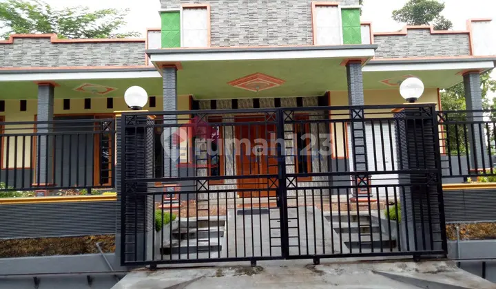 Dijual Rumah Bagus Siap Huni Kawasan Lengkong Nganjuk Lahan Luas