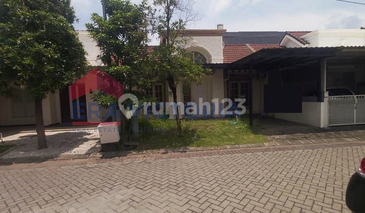 Minimalist House in Elite Sidoarjo Estate with Easy Access to Provincial Road