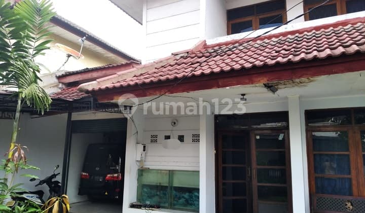 Disewakan Rumah 2 Lantai Bagus Luas Strategis di Pamulang