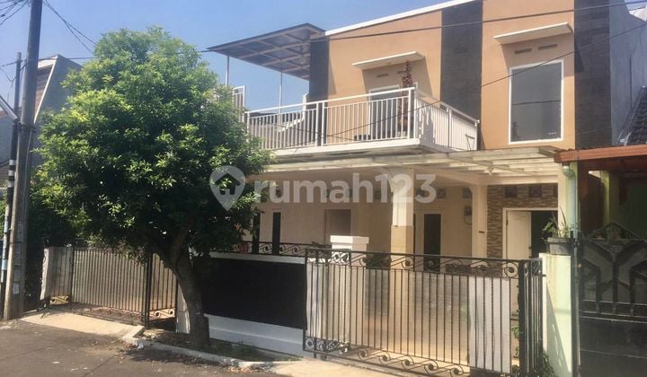 House in a Scenic Environment Complex in Pamulang Permai Housing