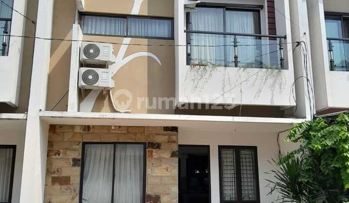 Rumah Minimalis Modern 2 Lantai di Cluster Pamulang