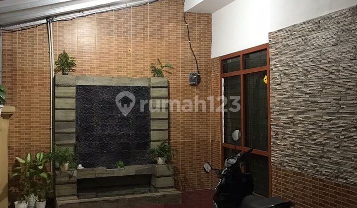 Disewakan Rumah Bagus 2 Lantai di Pamulang