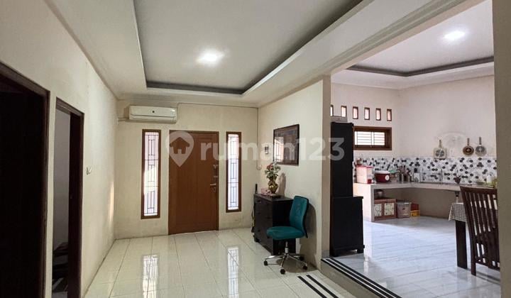 Dijual Rumah Bagus Luas Strategis Semi Furnished SHM di Pamulang