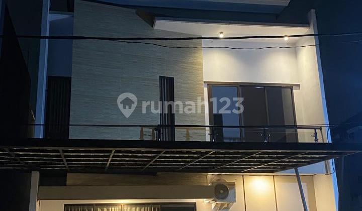 Dijual Rumah 2 Lantai Minimalis Full Furnished di Ciputat
