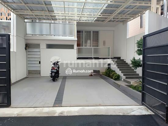 Disewakan Rumah 2,5 Lantai Siap Huni di Duren Tiga