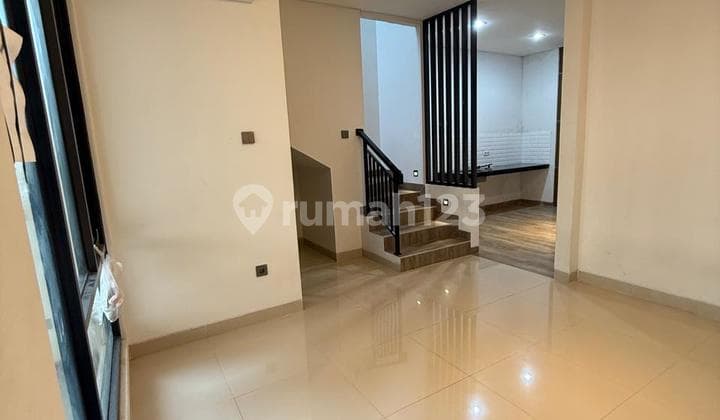 For Rent 2-Story House Strategic Semi Furnished in Pamulang