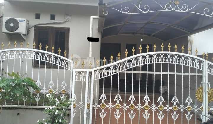 Disewakan Rumah Bagus SHM di Villa Dago Pamulang