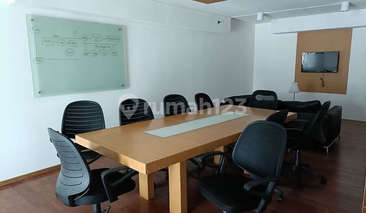 Ruang Kantor Furnished. Free Over Time. Dilalui MRT, Transjakarta.
