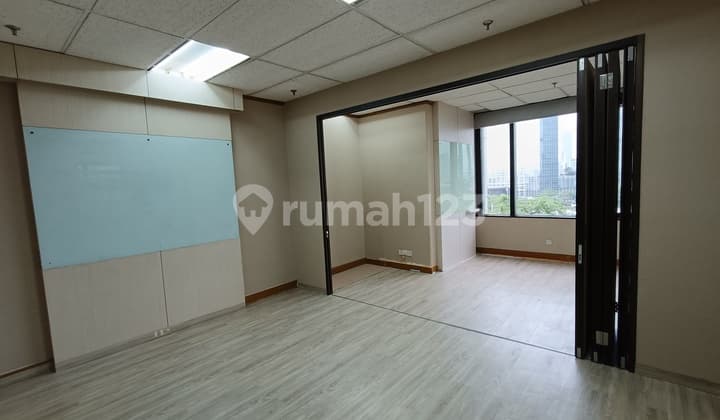 Kantor Sudah Partisi. Bebas Ganjil Genap. Harga Terjangkau