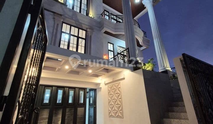 Rumah Mewah Modern 3 Lantai American Clasic Jl Kumala Kota Makassar Free Furniture Free Biaya Notaris