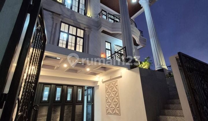 Rumah Mewah Modern 3 Lantai American Clasic Jl Kumala Kota Makassar Free Furniture Free Biaya Notaris