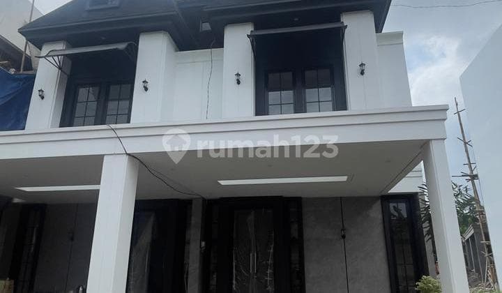 Adhigriya Lotus di Bambu Apus Jakarta Timur